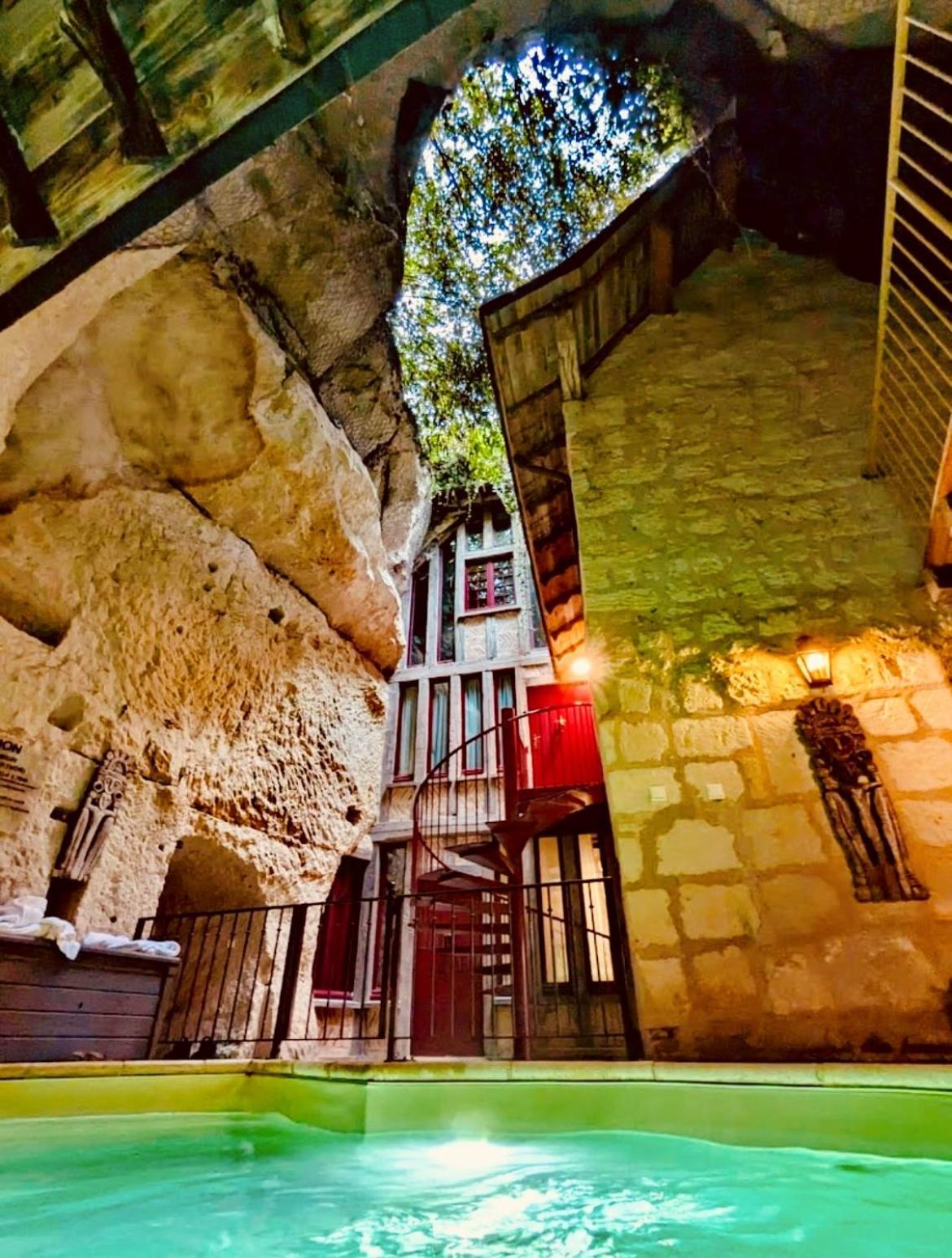 Отель Logis Demeure De La Vignole Turquant Экстерьер фото