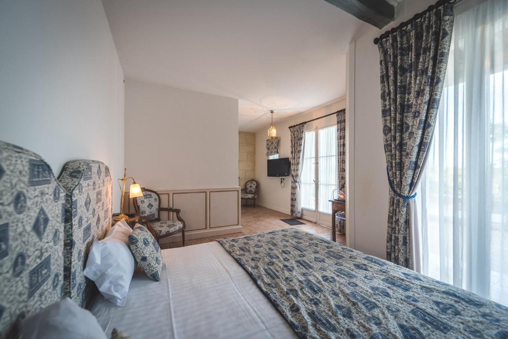 Отель Logis Demeure De La Vignole Turquant Экстерьер фото