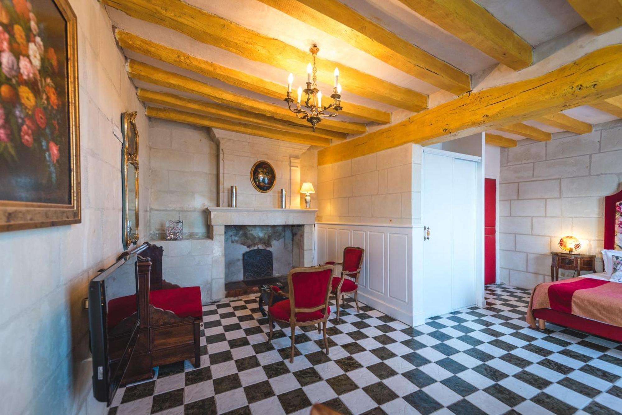Отель Logis Demeure De La Vignole Turquant Экстерьер фото